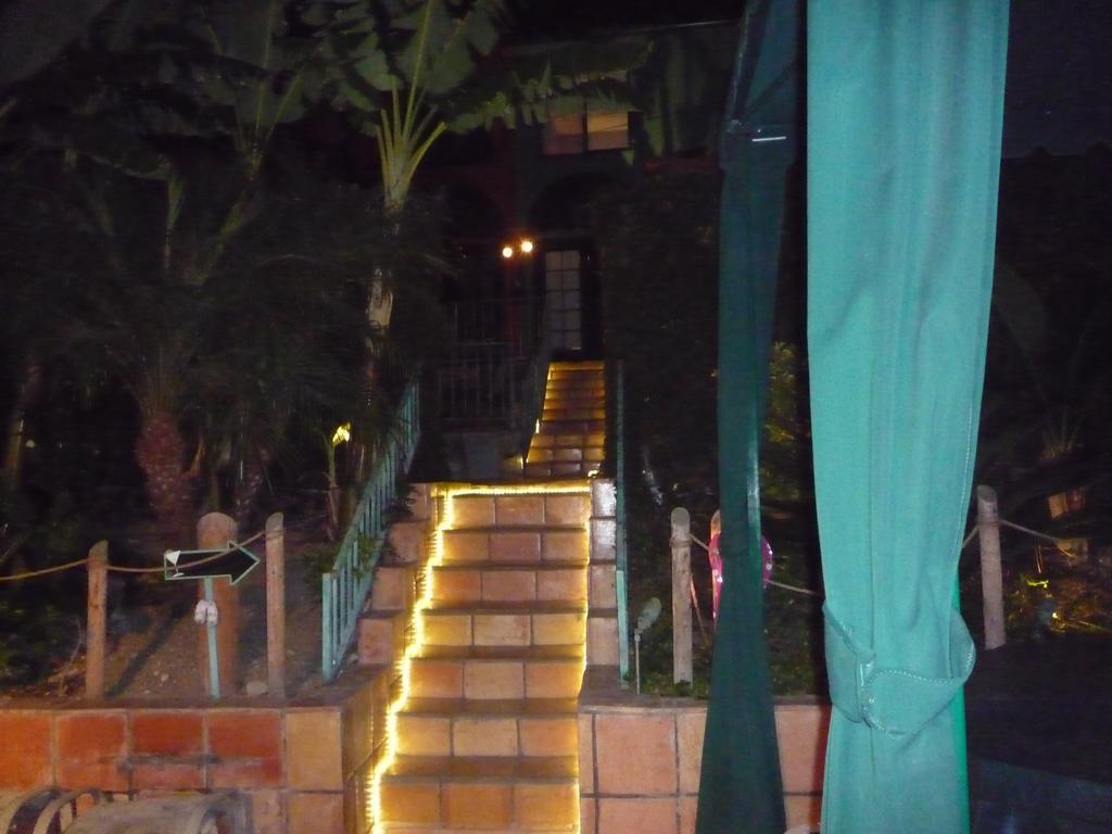 Woodland Hills Calabasas Guesthouses 로스앤젤레스 외부 사진
