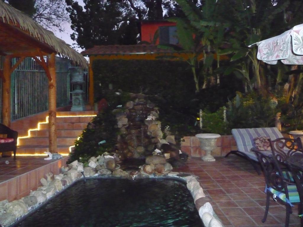Woodland Hills Calabasas Guesthouses 로스앤젤레스 외부 사진