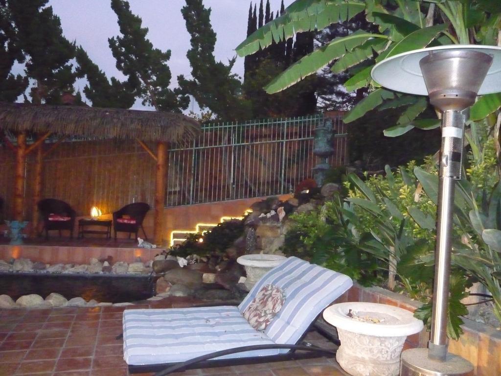 Woodland Hills Calabasas Guesthouses 로스앤젤레스 외부 사진