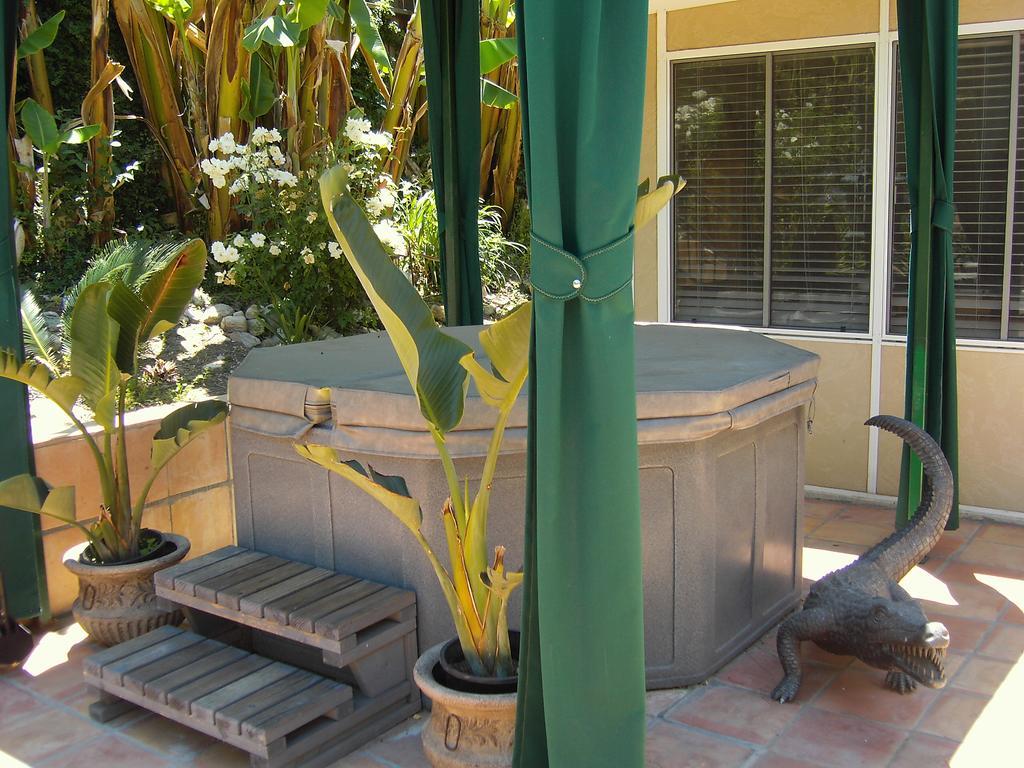 Woodland Hills Calabasas Guesthouses 로스앤젤레스 외부 사진